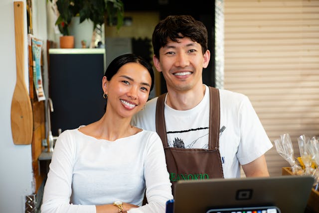 Immigrant-owned businesses funding outcomes showing 44% approved versus 55% for non-immigrant firms and higher partial approvals